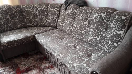 угловой диван продам