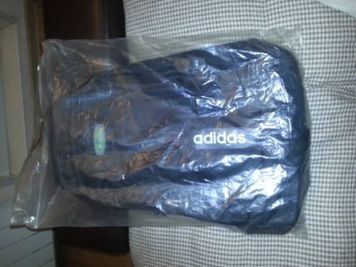 продам рюкзак Adidas недорого !