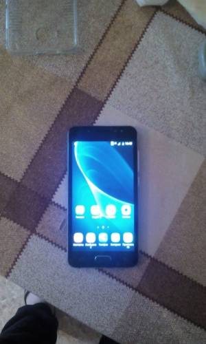 Продам телефон samsung galaxy C5 год 2016. Все в рабочем состояние.  Камера 8 м 