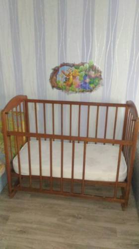 Продам детскую кровать  матрас новый.