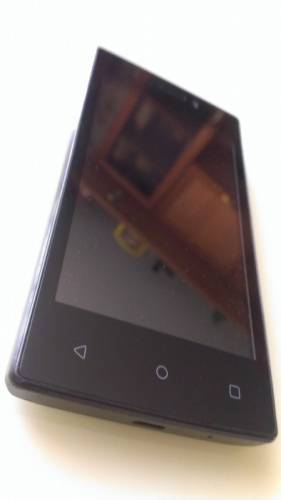 Продам смартфон Fly fs402