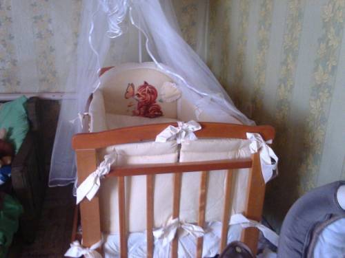 Кроватка в хорошем состоянии .Продам недорого