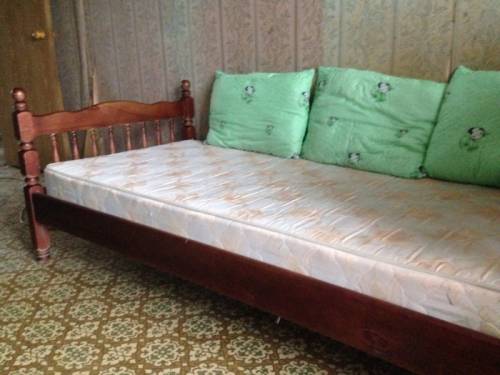 Продам деревянную кровать