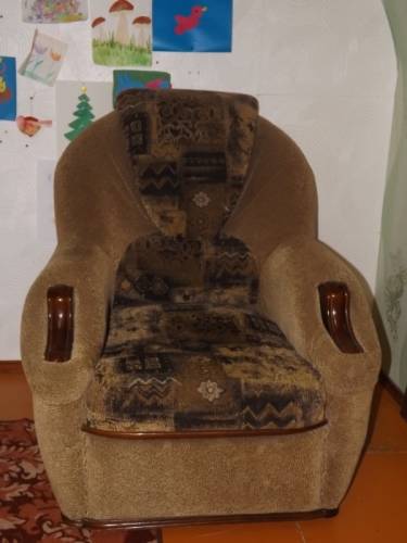 Продам 2 кресла б/у