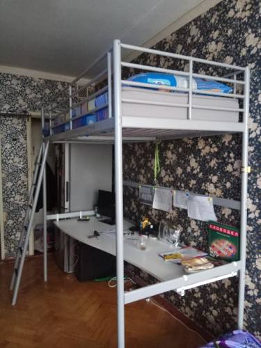 Продам кровать двухъярусную металлическую Икеа