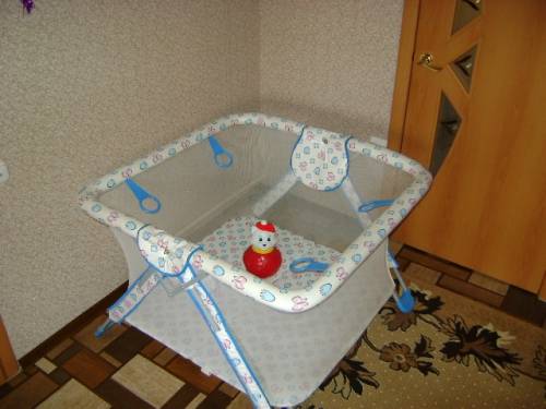 продаю манеж детский