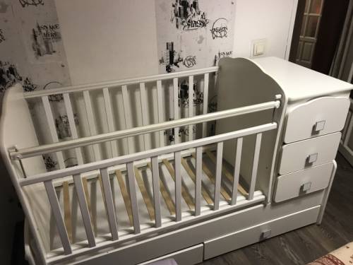 Продам детскую кроватку-маятник