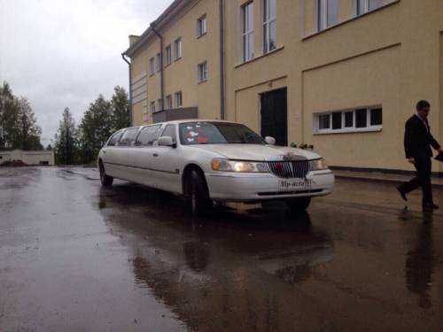  › Модель ­ Lincoln Town Car