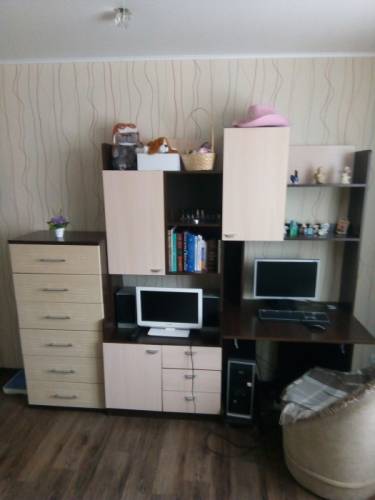 Продам Кровать,камод,стол .....