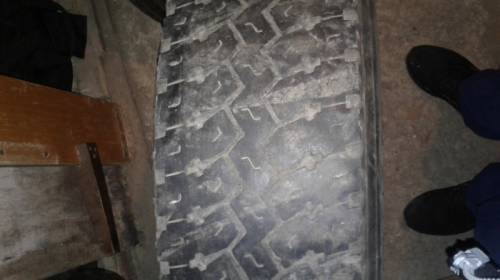 Продам грузовую шину