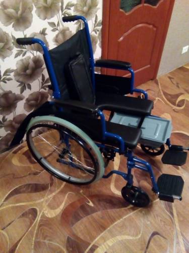 Продаю коляска с санит. оснащением TU 55 и костыли