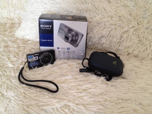 Продам фотоаппарат Sony,в отличном состоянии,в комплекте флешка,сумка,зарядка
