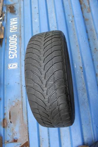 215/65 R16C С Bridgestone Blizzak LM32