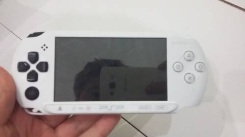 продаю PSP -E1008
