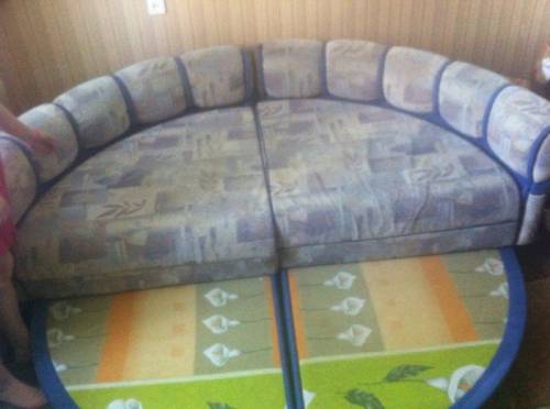 Продаётся диван  ,состояние хорошее. 