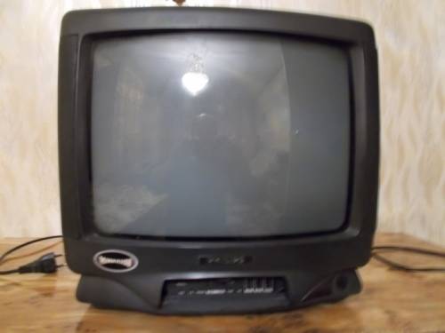 Продаю телевизор PHILIPS маленький 34 см по диагонале, пуль есть б/у в рабочем с