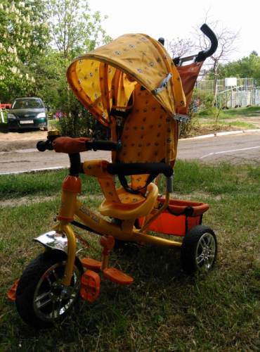 продам детский трехколесный велосипед.