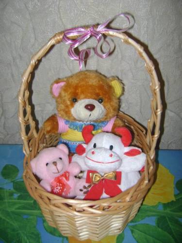 Продам игрушки в корзинке
