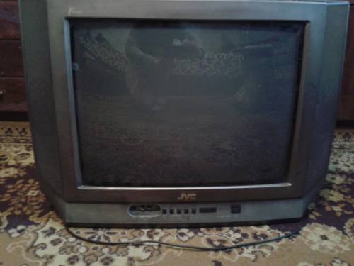 продам срочно телевизор
