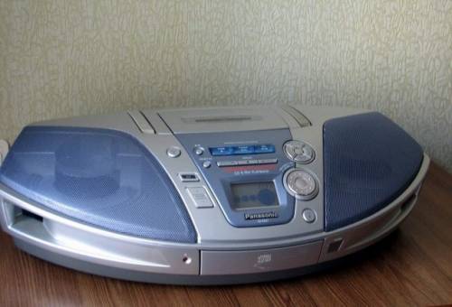 Магнитола-бумбокс panasonic RX-ES09.
