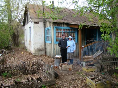 Пасека стационарная дом,огород.